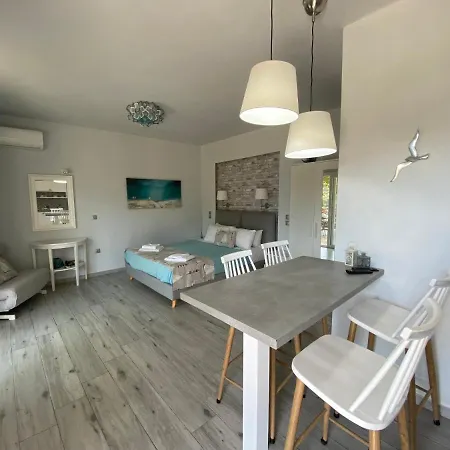 Thalassa Apartment *