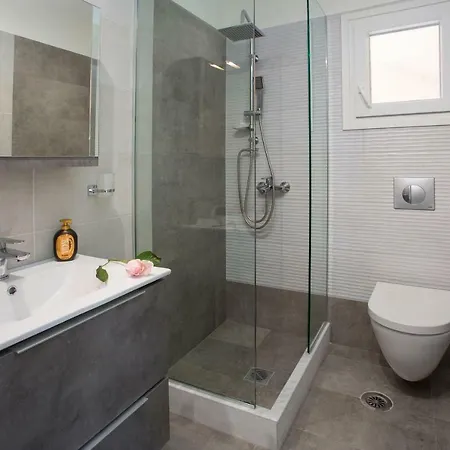 Thalassa Апартаменты *